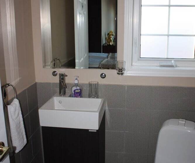 تختخواب و صبحانه Nupan Deluxe