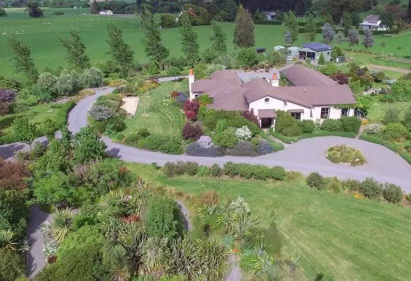 住宿加早餐 The Summit Lodge