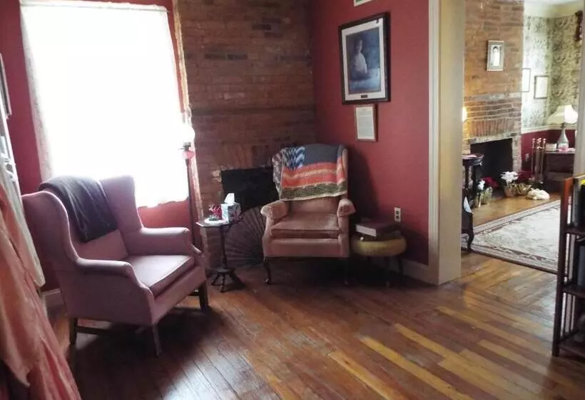 민박 The Tillie Pierce House Inn