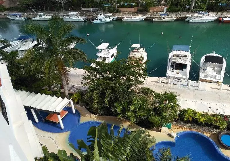 בית מלון כפרי Aventuras Club