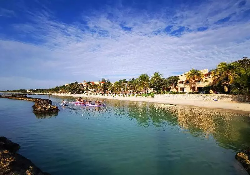 בית מלון כפרי Aventuras Club