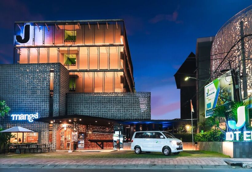 J Hotel Kuta