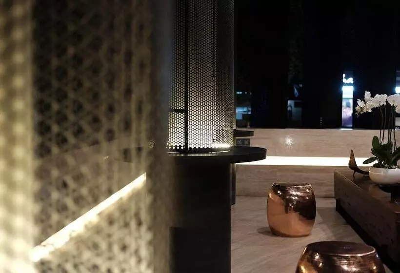 J Hotel Kuta