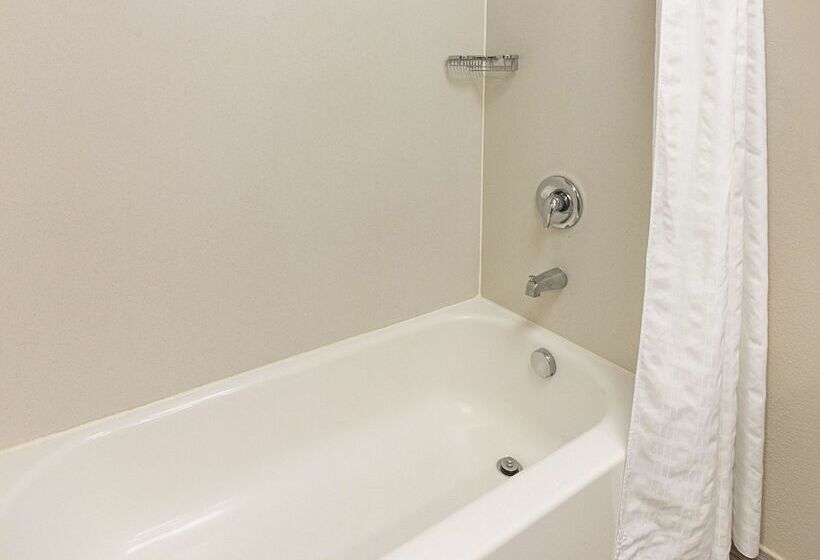 Отель La Quinta Inn & Suites Casino And Bar By Wyndham Glendive