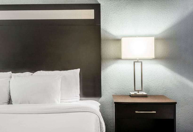 Отель La Quinta Inn & Suites Casino And Bar By Wyndham Glendive