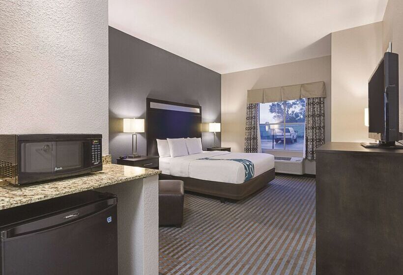 Отель La Quinta Inn & Suites Casino And Bar By Wyndham Glendive