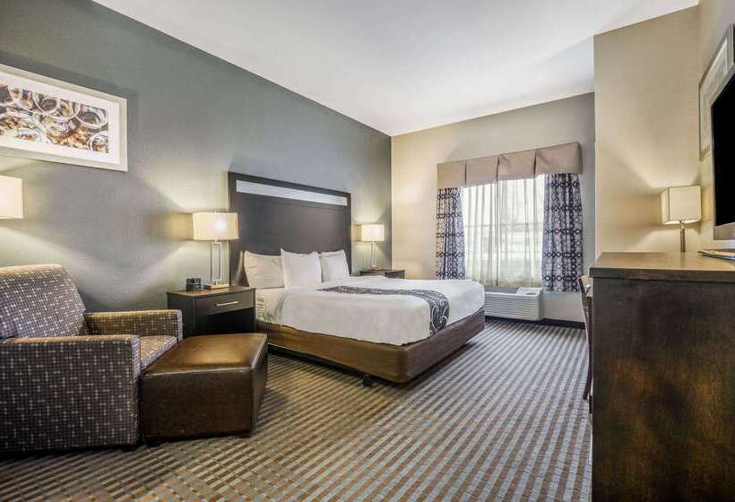 Отель La Quinta Inn & Suites Casino And Bar By Wyndham Glendive