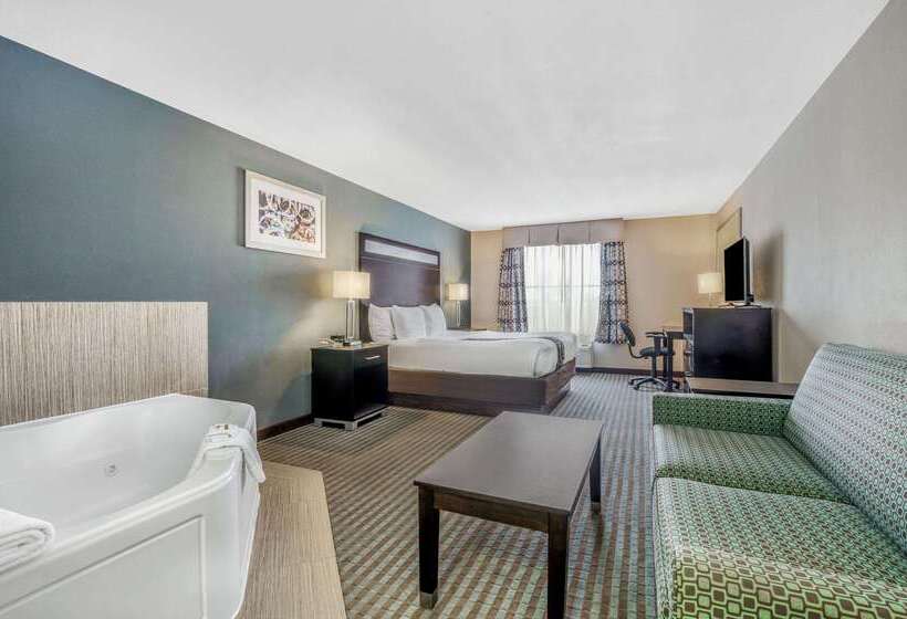 Отель La Quinta Inn & Suites Casino And Bar By Wyndham Glendive