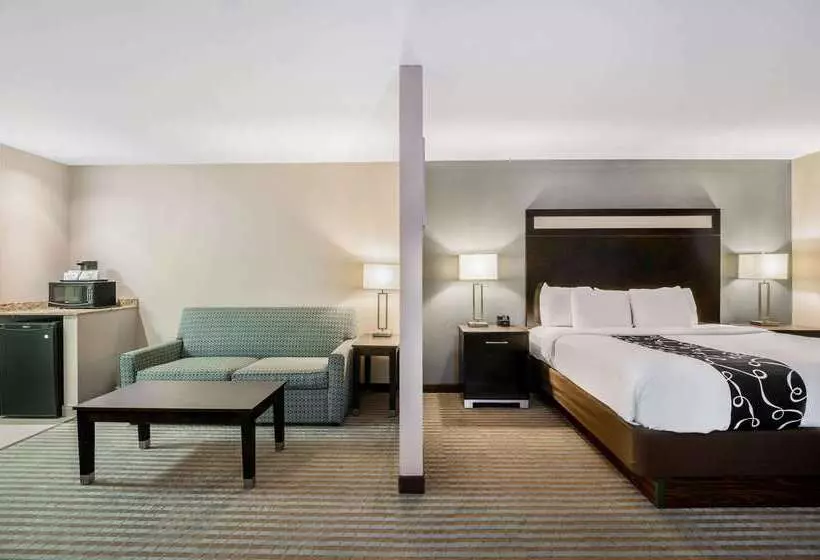 Отель La Quinta Inn & Suites Casino And Bar By Wyndham Glendive