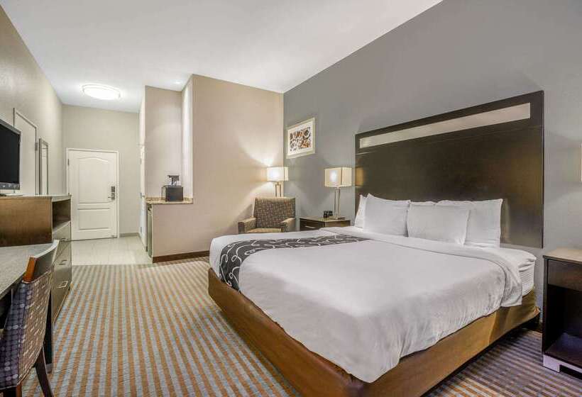 Отель La Quinta Inn & Suites Casino And Bar By Wyndham Glendive