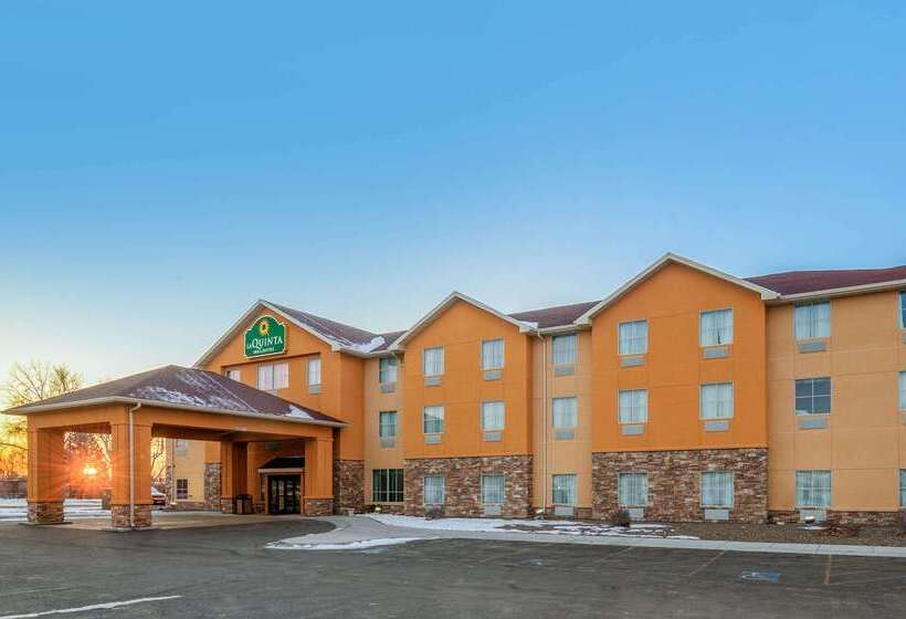 Отель La Quinta Inn & Suites Casino And Bar By Wyndham Glendive