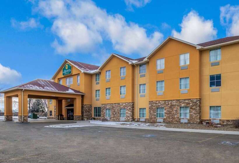 Отель La Quinta Inn & Suites Casino And Bar By Wyndham Glendive