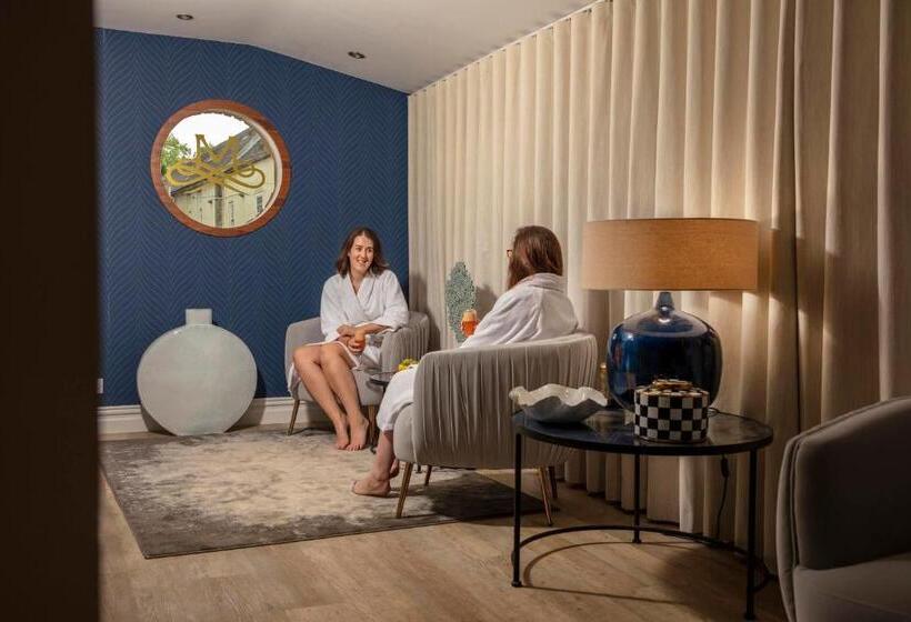 فندق Manor House