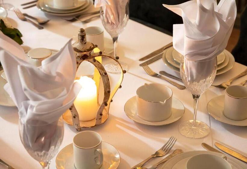 فندق Manor House