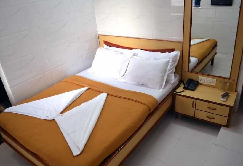 בית מלון כפרי New Deepak