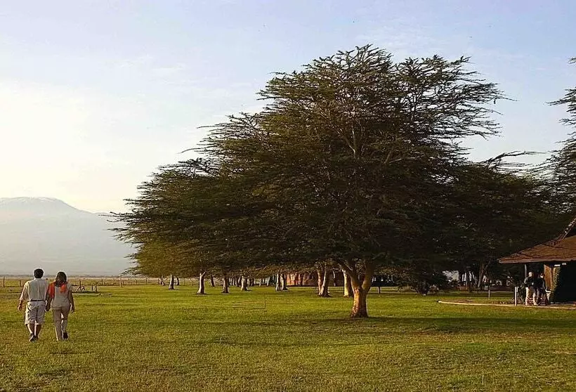 هتل Ol Tukai Lodge Amboseli