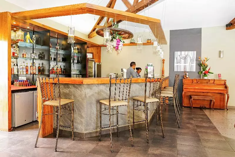 هتل Relais Des Plateaux & Spa– Ivato International Airport