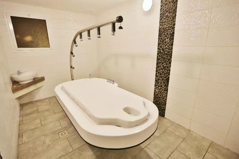 هتل Relais Des Plateaux & Spa– Ivato International Airport