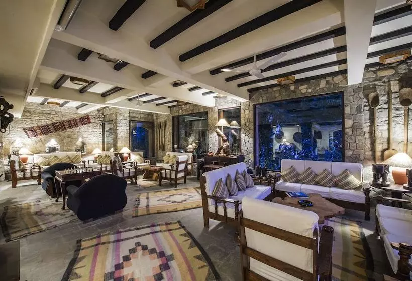 هتل The Dwarika S Resort