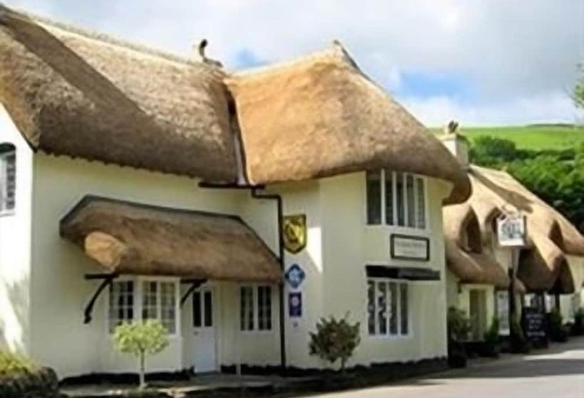 בית מלון כפרי The Royal Oak Exmoor