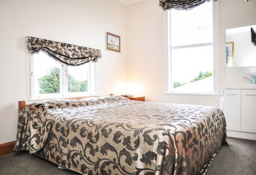 Отель Trafalgar Lodge