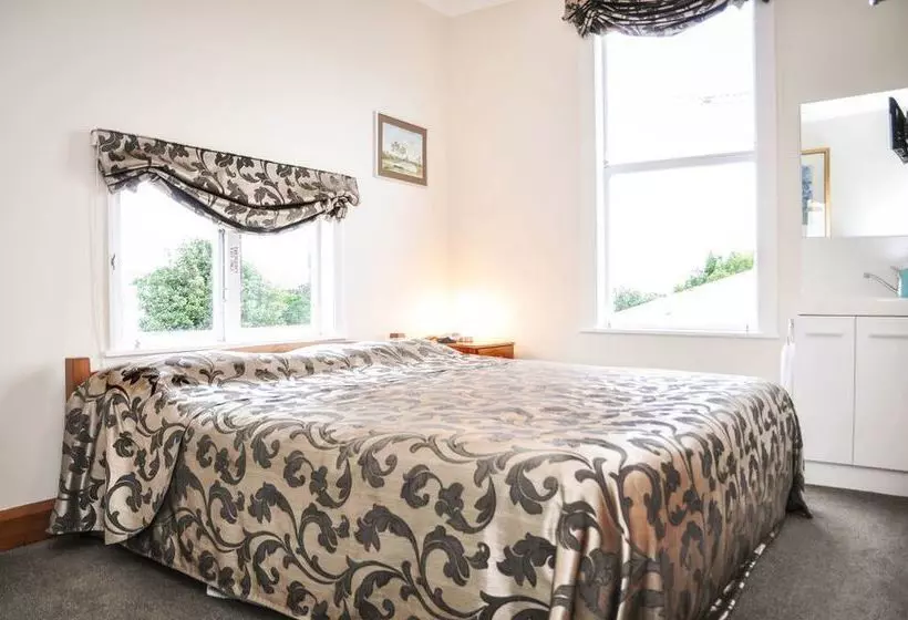 Hotel Trafalgar Lodge