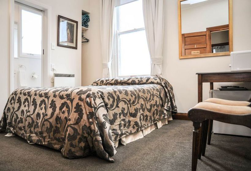 Отель Trafalgar Lodge