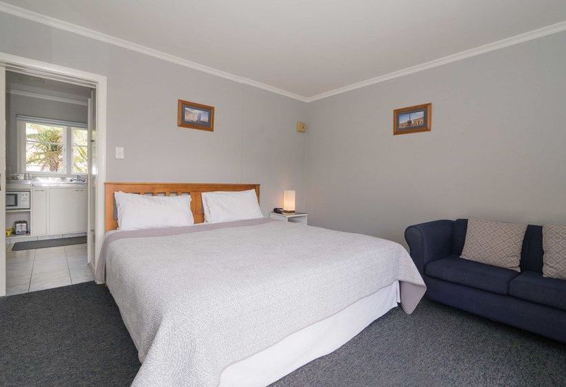 Отель Trafalgar Lodge