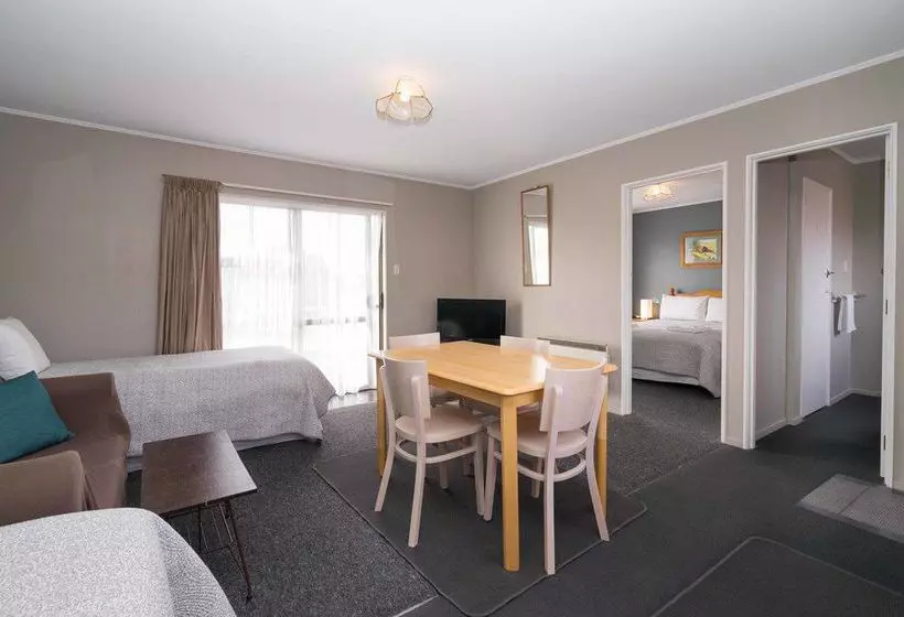 Hotel Trafalgar Lodge