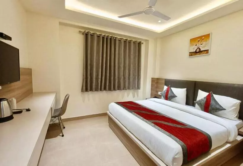 Hotel Tripple Tree   Karol Bagh