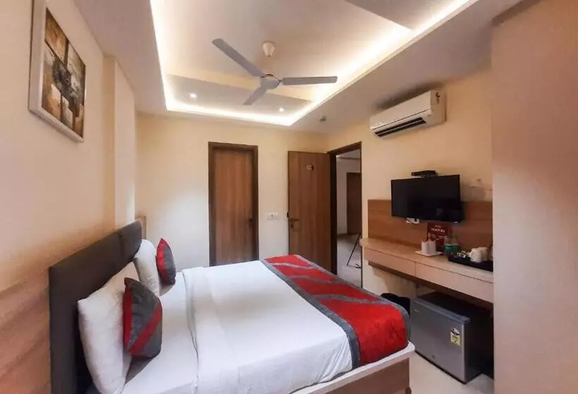 Hotel Tripple Tree   Karol Bagh