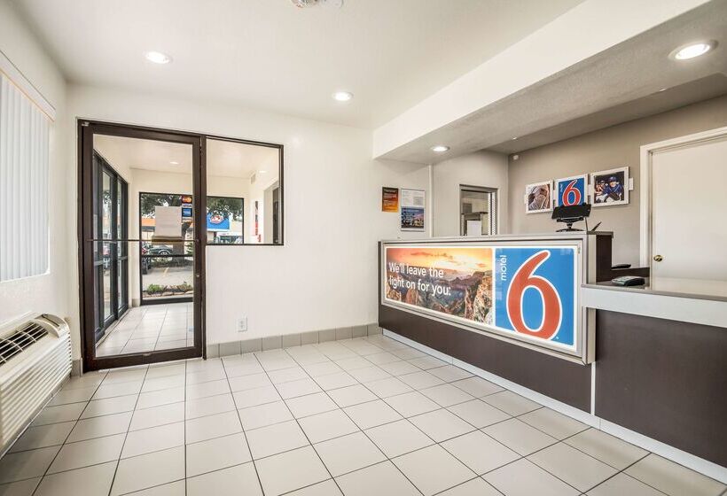 Motel 6college Station, Tx Bryan