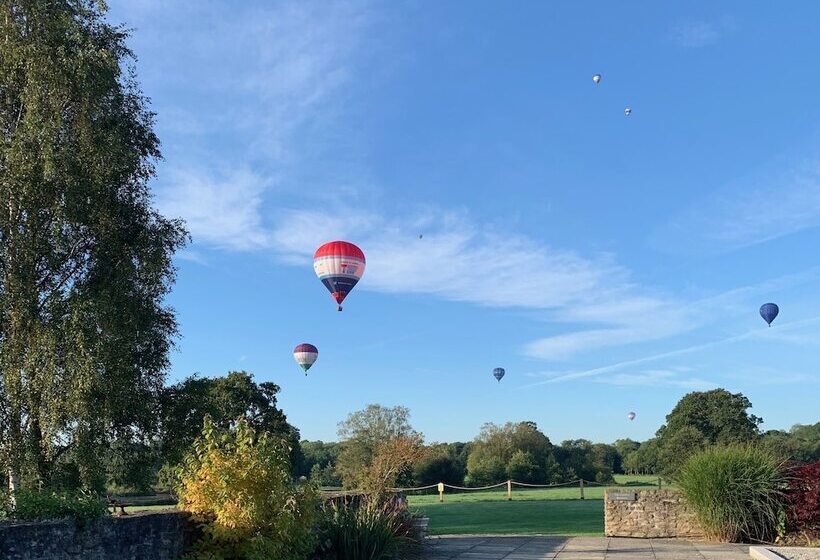 بنسيون The Lighthouse