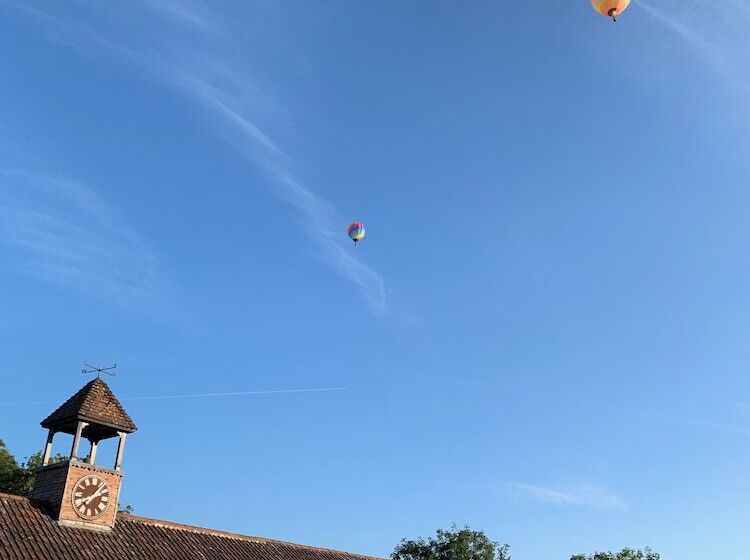 بنسيون The Lighthouse