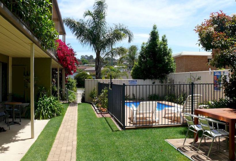 Sandpiper Holiday Units. Merimbula