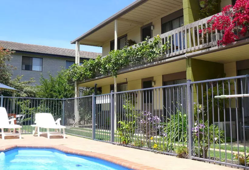 Sandpiper Holiday Units. Merimbula