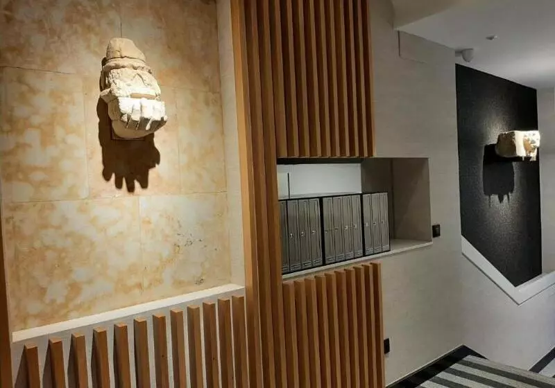 هتل Apartamentos Celestina By Gaiarooms