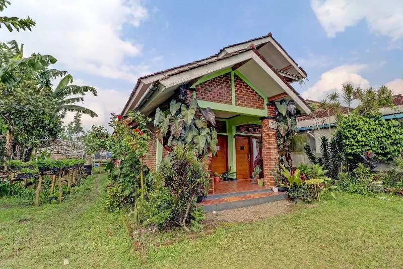 ホテル Oyo Homes 90849 Cibeunying Homestay Cibodas Maribaya