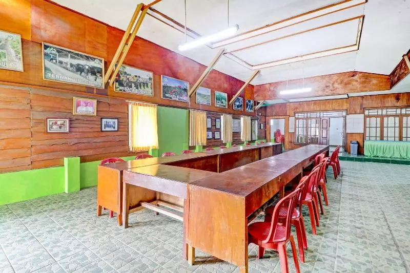 ホテル Oyo Homes 90849 Cibeunying Homestay Cibodas Maribaya