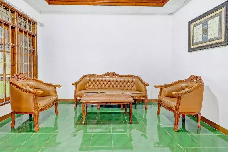 ホテル Oyo Homes 90849 Cibeunying Homestay Cibodas Maribaya