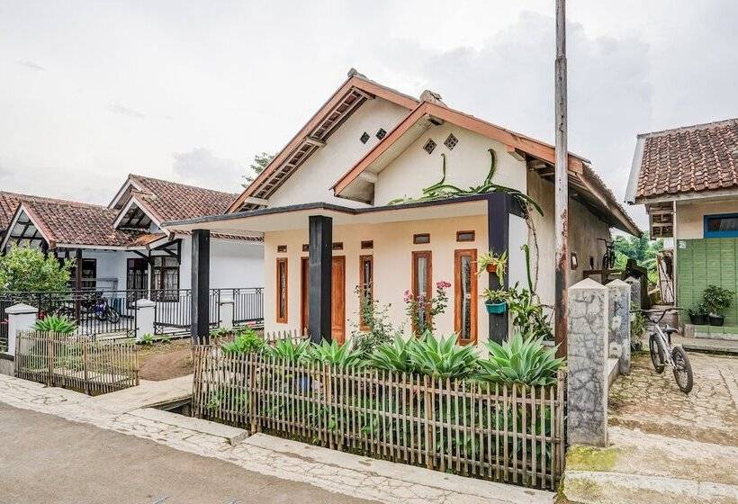 Hotel Oyo Homes 91008 Eco Tourism Desa Cibodas Babakan Gentong 1 Syariah