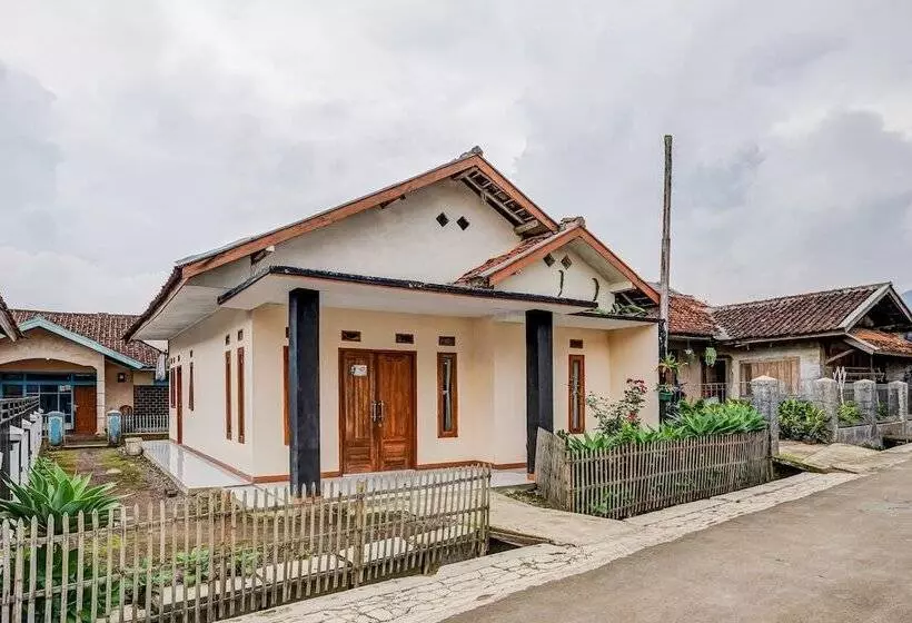 ホテル Oyo Homes 91008 Eco Tourism Desa Cibodas Babakan Gentong 1 Syariah