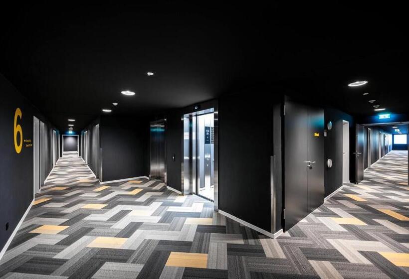 Staycity Aparthotels Frankfurt Airport