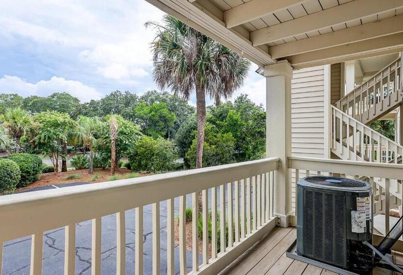 Hotel Bend In The Road 2003