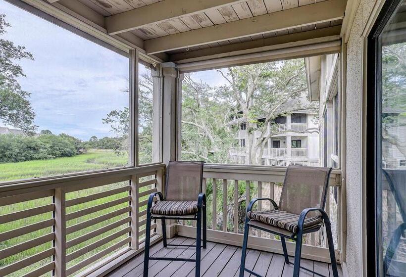 Hotel Bend In The Road 2003