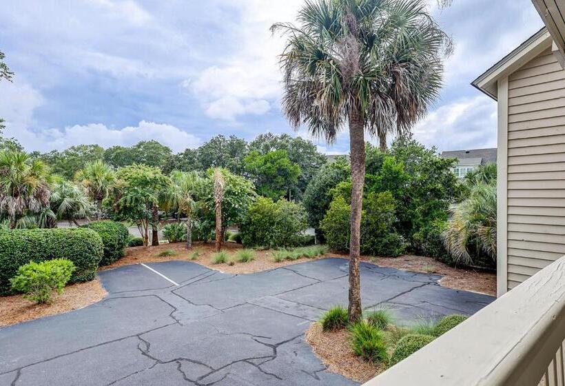 Hotel Bend In The Road 2003