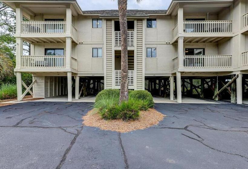 Hotel Bend In The Road 2003