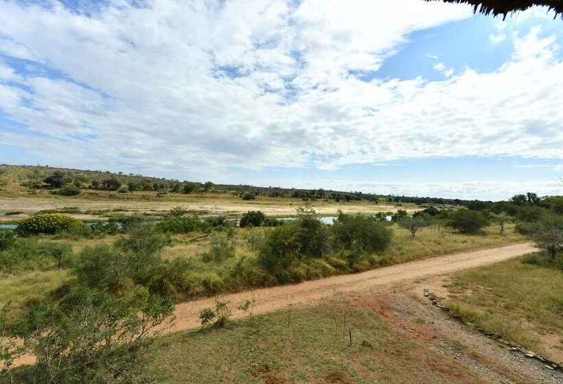 בית מלון כפרי Bona Ngwenya Lodge