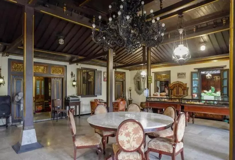 ホテル Cakra Homestay Solo Mitra Reddoorz