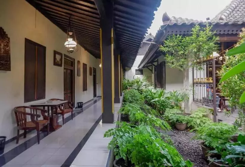 ホテル Cakra Homestay Solo Mitra Reddoorz